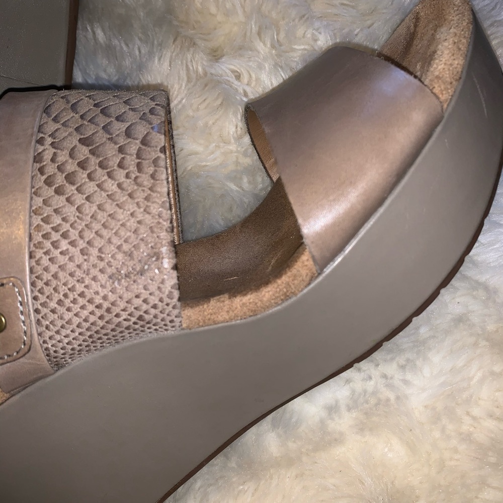 Clark Wedges - image 1